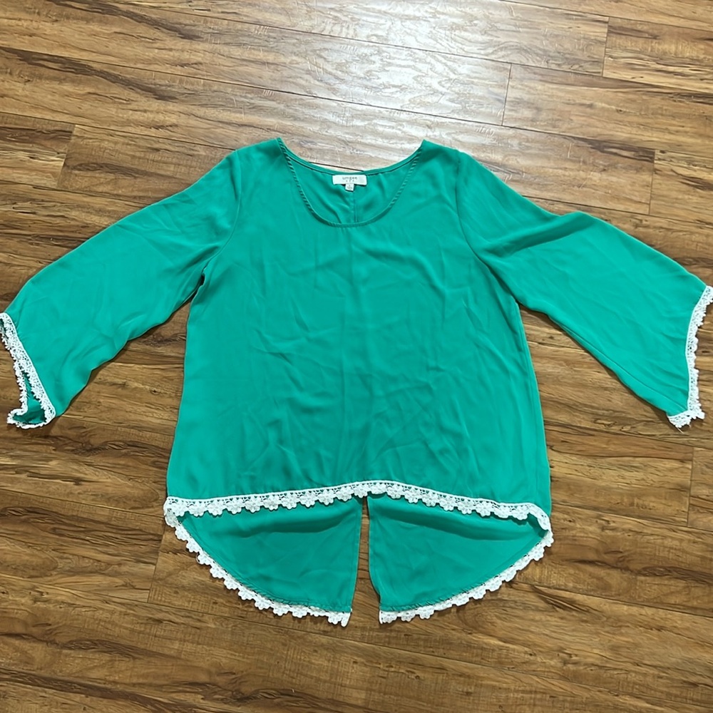 Green Flowy Umgee Blouse Size Large